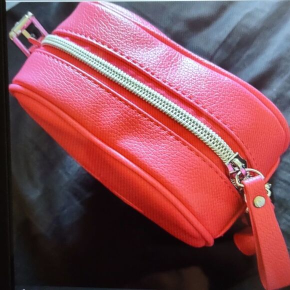 Brand New In Package JEFFREE STAR VALENTINES HEART SHAPE BAG - Picture 4 of 8